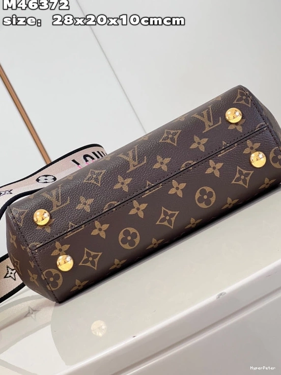 CHANELUNY VUITTON LOUIS BB 0820